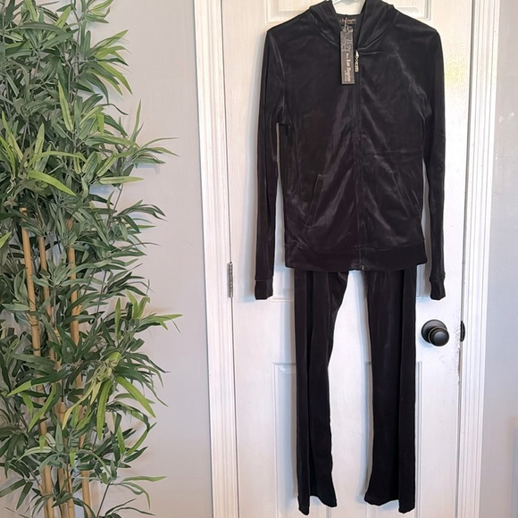 Bus Stop Los Angeles velour black track suit NWT S - Picture 1 of 13